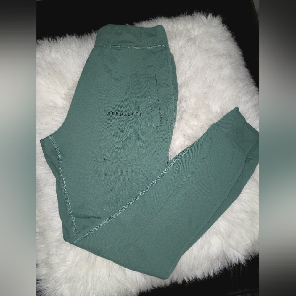 Alphalete Joggers Size M